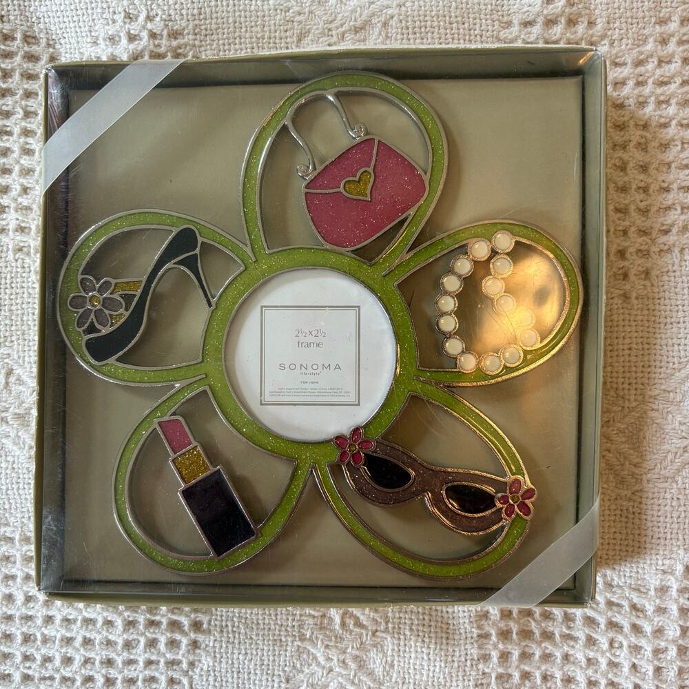 Girly Girls Novetly Frame Lipstick, Purse, Jewelry and Floral Design - Picture 7 of 7